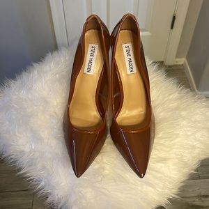 Steve Madden Tamper Pump